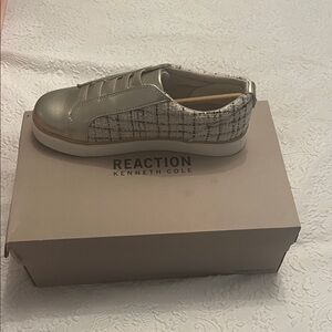 Kenneth Cole Reaction Women's Bonnie Round Toe Sneakers